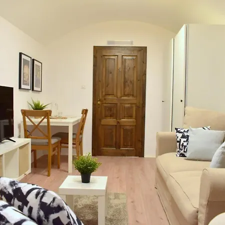 Modern In Hip&central Area! *