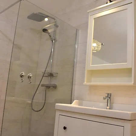 Modern In Hip&central Area! *