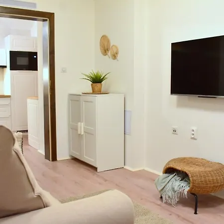 Modern In Hip&central Area!