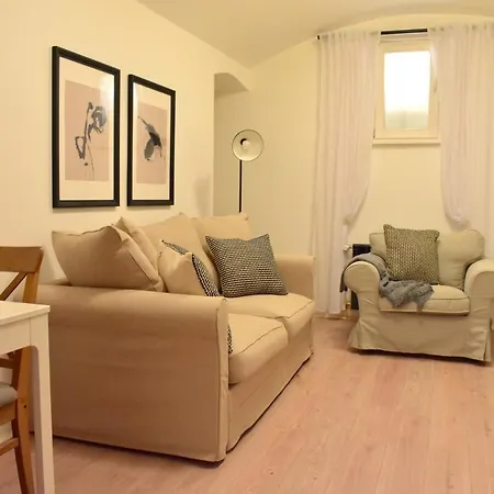 Modern In Hip&central Area! *