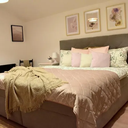 Modern In Hip&central Area! 布拉格