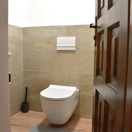 Modern In Hip&central Area!